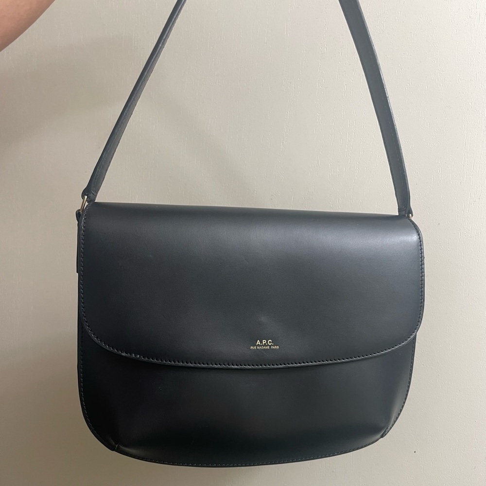 APC SARAH LEATHER SHOULDER BAG